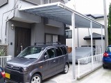雨にぬれないエントランス、様々なシーンで役に立つテラス屋根完成