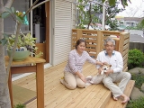 わんちゃんと過ごす 濡れ縁風ウッドデッキ。